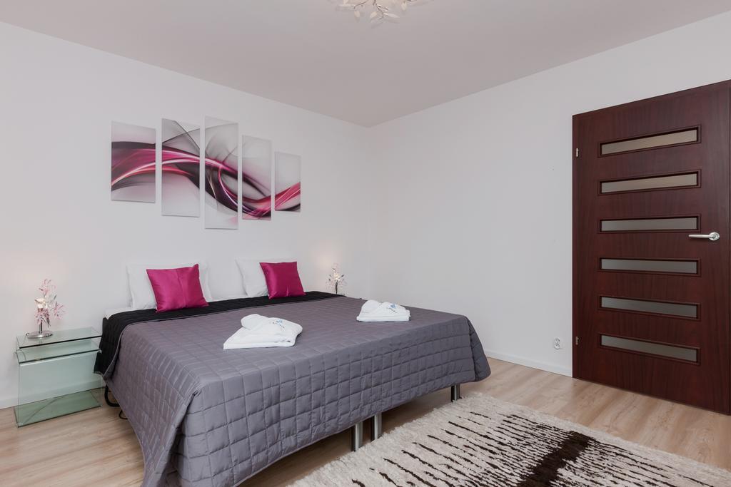 Riverside Apartment With Balcony By Noclegi Renters Świnoujście Exterior foto