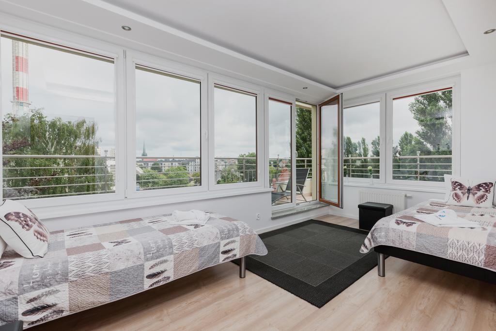 Riverside Apartment With Balcony By Noclegi Renters Świnoujście Exterior foto
